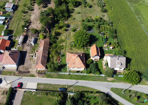 Na predaj rodinný dom vhodný na rekonštrukciu v Lúčnici nad Žitavou