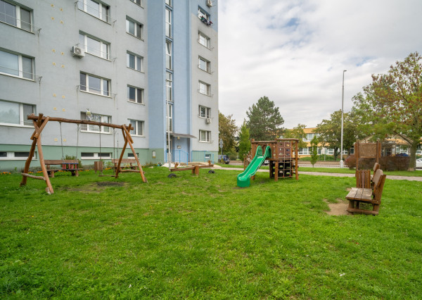 Na predaj útulný 2-izbový byt vo Vrábloch