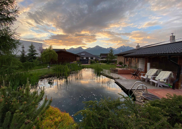 Na predaj dom snov–rodinné sídlo s jazierkom na kúpanie a panoramatickým výhľadom na Vysoké Tatry