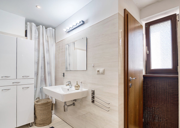 Na predaj priestranný 2-izbový byt v Novom Meste nad Váhom