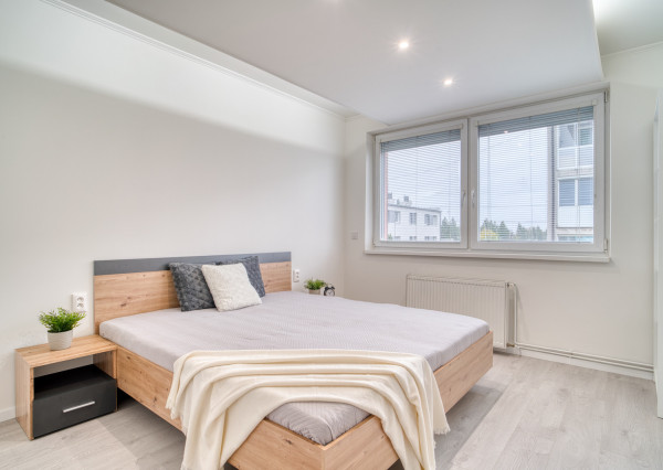 Na prenájom klimatizovaný 3-izbový byt v Malackách