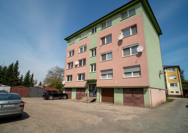 Na prenájom klimatizovaný 3-izbový byt v Malackách