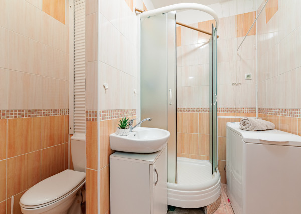 Na predaj čiastočne zariadená garsónka v Seredi