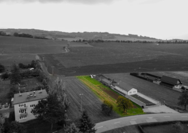 REZERVOVANÉ:Na predaj slnečný pozemok v Kvačanoch