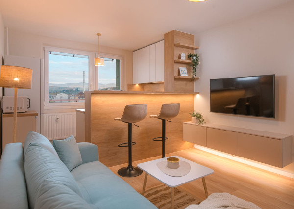 Na prenájom moderne zariadený 2-izbový byt s balkónom v Trenčíne