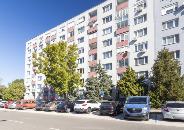 Na prenájom zariadený 2-izbový byt v Dunajskej Strede