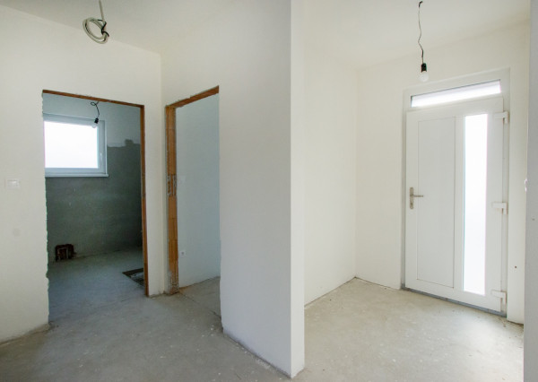 Na predaj rekreačná chata s pozemkom v obci Blahová