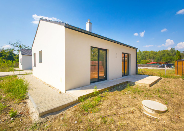 Na predaj rekreačná chata s pozemkom v obci Blahová