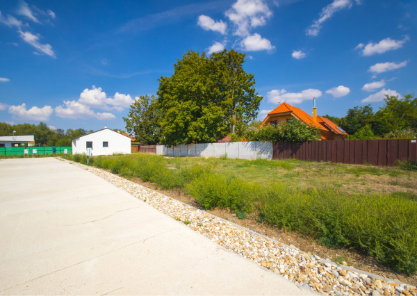 Na predaj rekreačná chata s pozemkom v obci Blahová