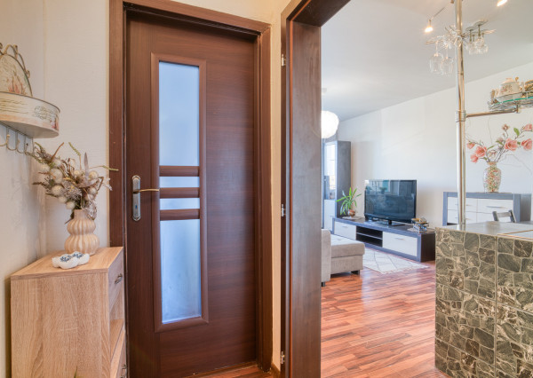 Na predaj útulný 2-izbový byt s dvomi balkónmi v Malackách