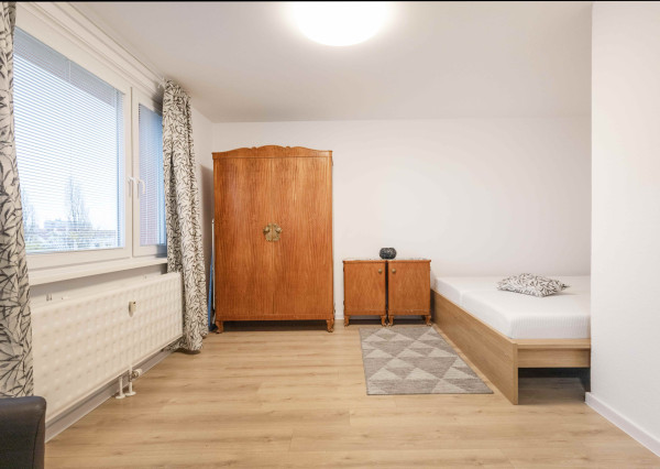 REZERVOVANÉ: Na prenájom 1-izbový byt v centre Šamorína