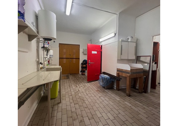 Na predaj budova na podnikateľský účel v Omšení - Trenčianske Teplice