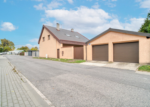 Na predaj 5-izbový rodinný dom v TOP lokalite v blízkosti Ružinova