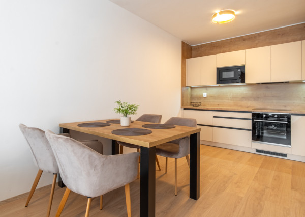 Na prenájom 2-izbový byt v Poprade s parkovacím miestom