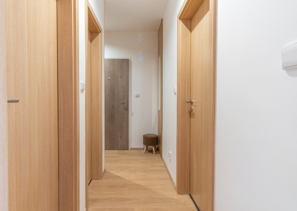 Na prenájom 2-izbový byt v Poprade s parkovacím miestom