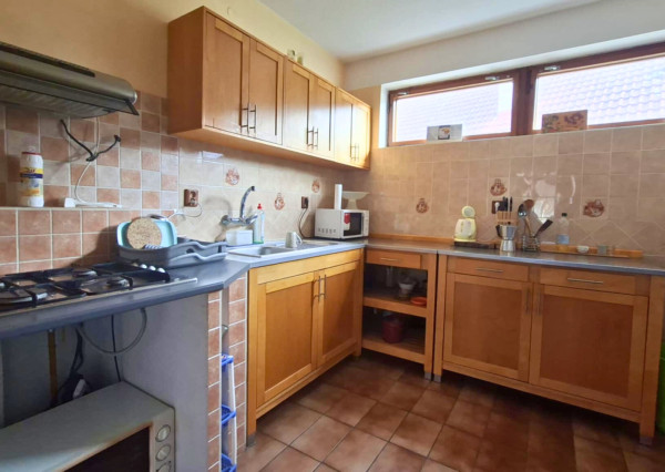 REZERVOVANÉ: Na prenájom viacgeneračný rodinný dom vo Veľkých Bieliciach