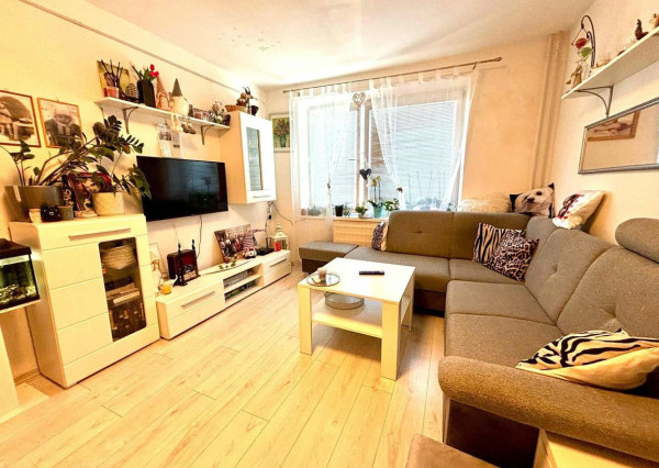 EXKLUZÍVNE NA PREDAJ – 3-IZBOVÝ BYT S DVOMA BALKÓNMI, UL. MOJMÍROVA, BÁNOVCE NAD BEBRAVOU