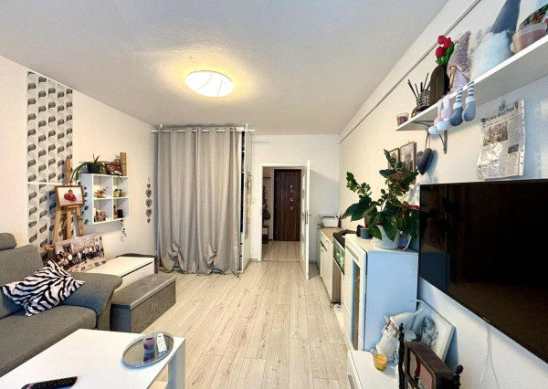 EXKLUZÍVNE NA PREDAJ – 3-IZBOVÝ BYT S DVOMA BALKÓNMI, UL. MOJMÍROVA, BÁNOVCE NAD BEBRAVOU