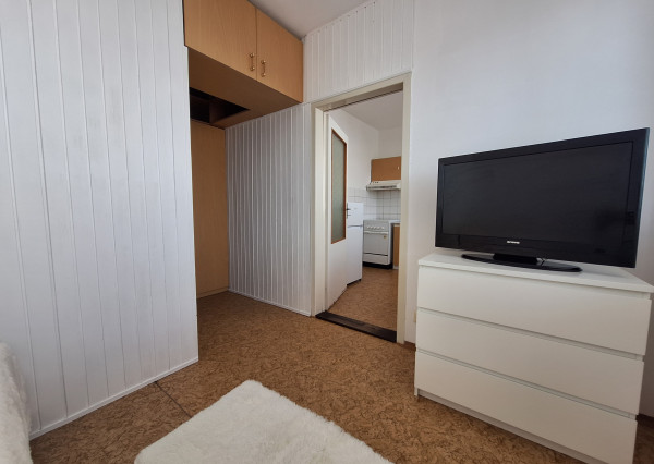 Na prenájom útulný 1-izbový byt v lokalite-Na Hájiku v Žiline