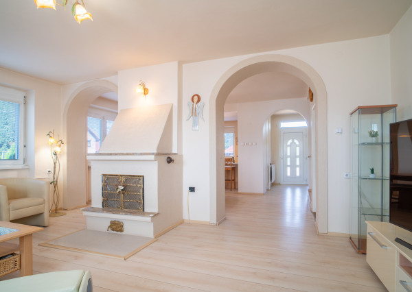 Na predaj priestranný 5-izbový rodinný dom v pokojnej lokalite mesta Gabčíkovo