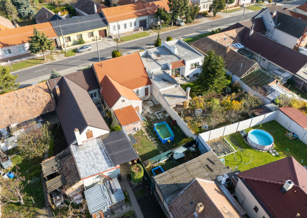 Na predaj 4-izbový rodinný dom v obci Zeleneč