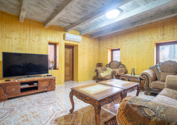 Na predaj kompletne zariadená chata v obci Bardoňovo