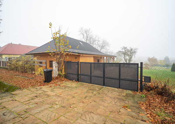 Na predaj kompletne zariadená chata v obci Bardoňovo