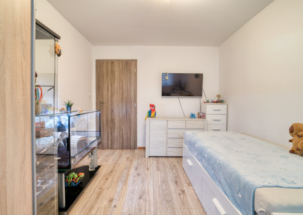 Na predaj priestranný 4-izbový rodinný dom v Malženiciach