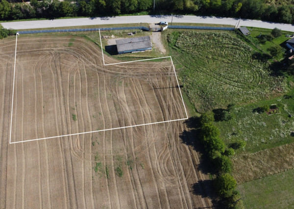 Na predaj investičný pozemok v obci Čechy