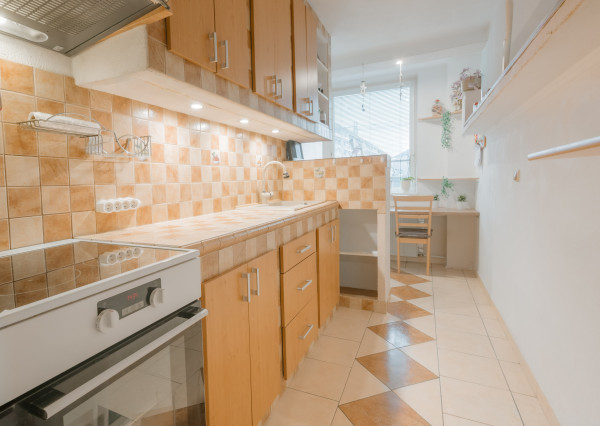 Na predaj kompletne zariadený 2-izbový byt v Žiline