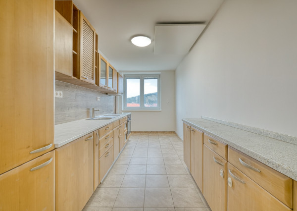 Na predaj 3-izbový byt v Plaveckom Mikuláši