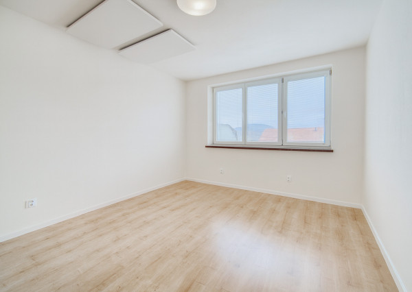 Na predaj 3-izbový byt v Plaveckom Mikuláši