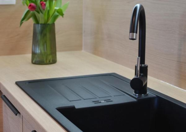 REZERVOVANÉ: Na predaj zariadený 2-izbový byt Na Pažiti v Trenčíne