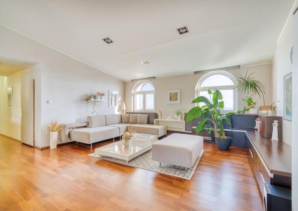 Na predaj 4-izbový byt s výhľadom na Malé Karpaty v Rači