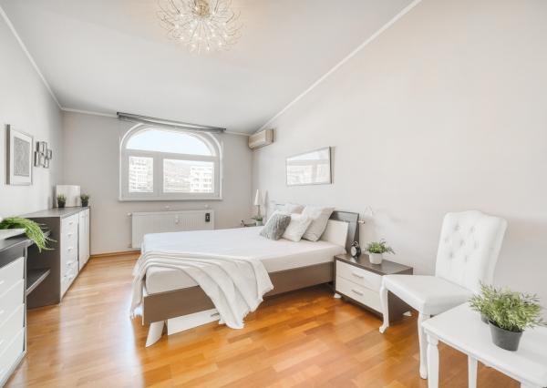 Na predaj 4-izbový byt s výhľadom na Malé Karpaty v Rači