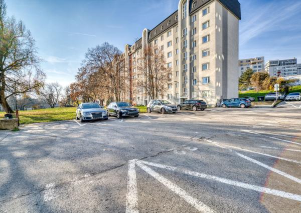 Na predaj 4-izbový byt s výhľadom na Malé Karpaty v Rači