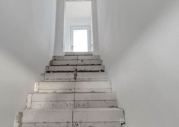 Na predaj rodinný dom s garážou v obci Šoporňa – štandard je zahrnutý v cene