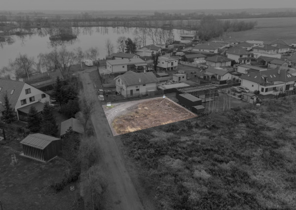 Na predaj stavebný pozemok v obci Sekule - Štrkovňa Lúčky