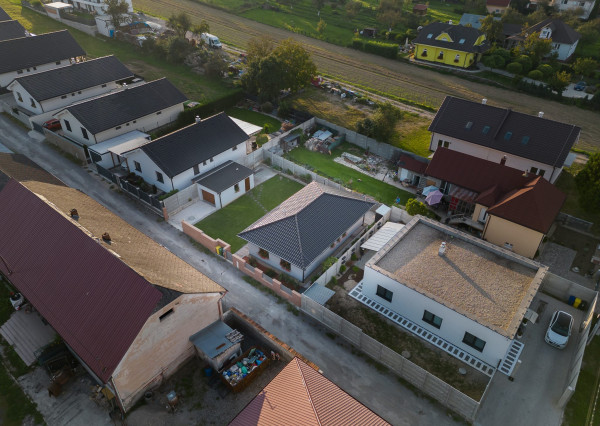 Na predaj novostavba 3-izbového rodinného domu v obci Janovík s vlastnou garážou