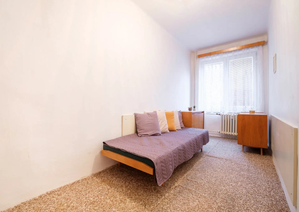 Na predaj dobre dispozične riešený 4-izbový byt s loggiou v meste Humenné