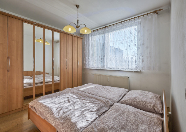 Na predaj 4-izbový byt s loggiou v centre mesta Snina