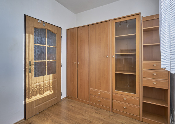 Na predaj 4-izbový byt s loggiou v centre mesta Snina