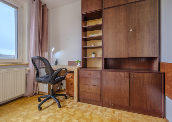 Na predaj slnečný 4-izbový byt na Námestí Kráľovnej pokoja v Prešove