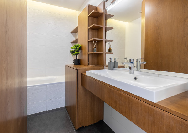 Na predaj slnečný 3-izbový byt v centre mesta Snina