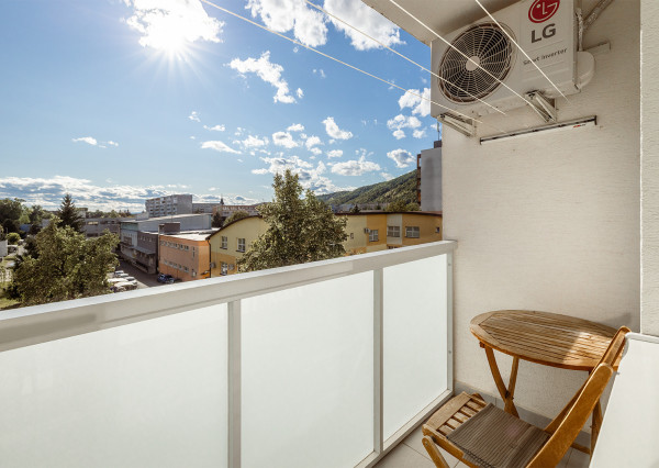 Na predaj slnečný 3-izbový byt v centre mesta Snina