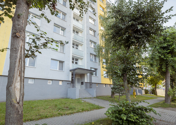 Na predaj slnečný 3-izbový byt v centre mesta Snina