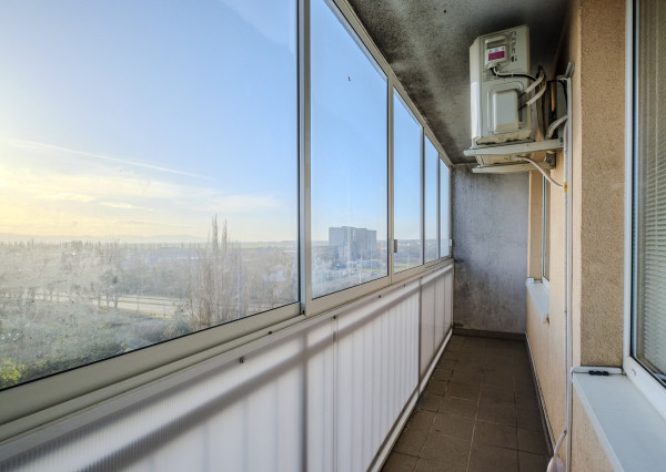 Na prenájom 3-izbový, zariadený a klimatizovaný byt v časti Košice – Jazero