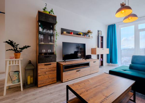 Na prenájom luxusný 2-izbový byt s balkónom a parkovacím státím vo vyhľadávanej lokalite v Prešove