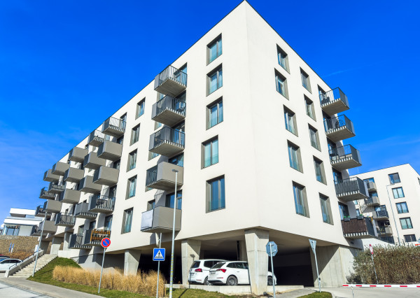 Na prenájom luxusný 2-izbový byt s balkónom a parkovacím státím vo vyhľadávanej lokalite v Prešove