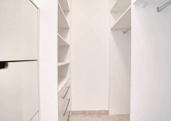 Na predaj priestranný 1-izbový byt v Miloslavove